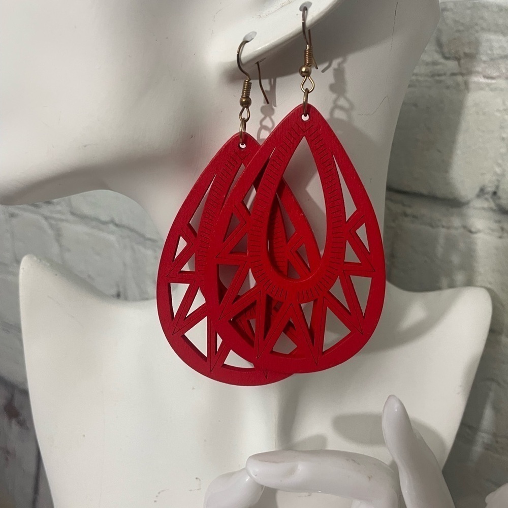 Red Wooden Large Teardrop Fashion Jewelry Earrings - Picture 2 of 4